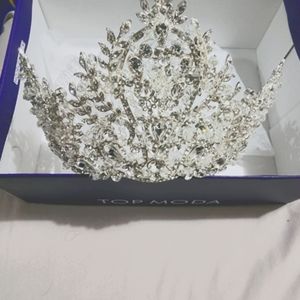 Quince Crown